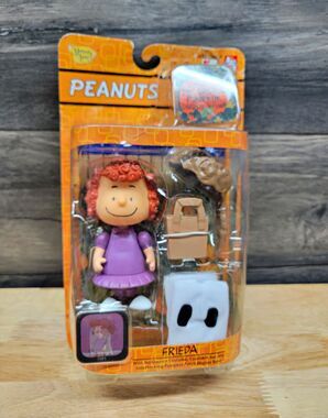 Memory Lane Peanuts Frieda Action Figure Boxed Great Pumpkin Costume & Base